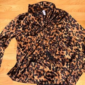 NWOT Stars Above Satin Pajama Set in Leopard Print